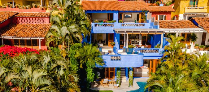 casita azul background