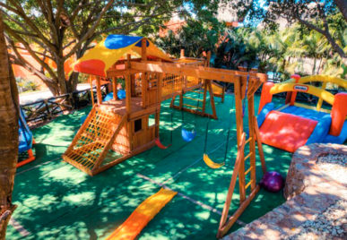 casa mis amores playground