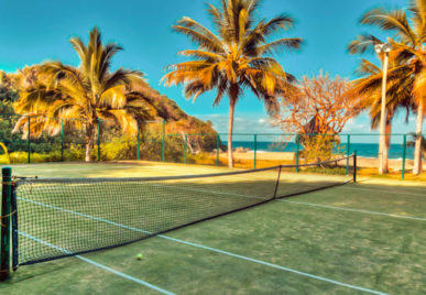casa mis amores tennis court
