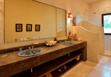 Hacienda Corazon Bathroom