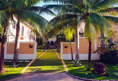 Hacienda Del Mar Street View