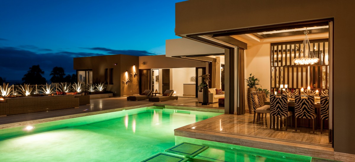 villa renata night pool