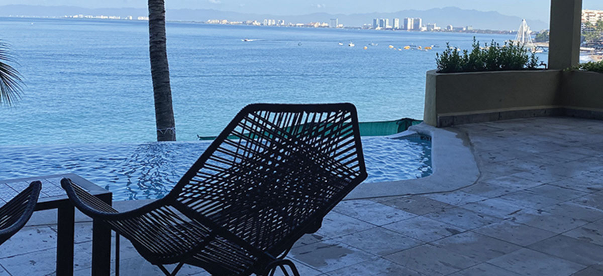 Villa Romantica Chair Oceanview