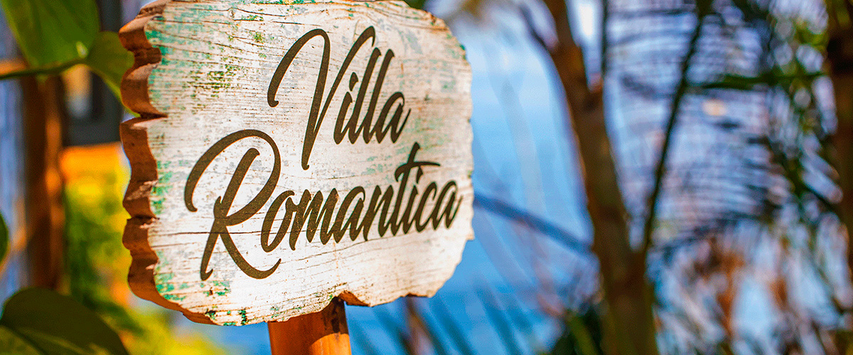 Villa Romantica Sign
