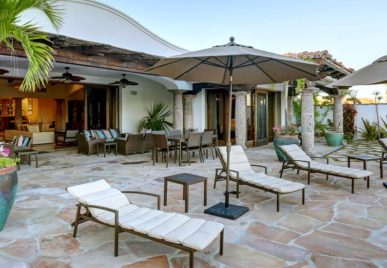 villa solarena outdoor lounge chairs